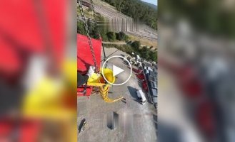 Группа акробатов DD Squad показала прыжок через 30-метровый мусоропровод