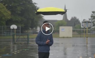 Канадец создал летающий робо-зонт