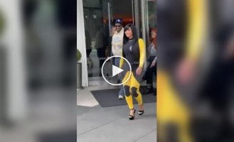 Cardi B lost a battle with a robot for which she decided to perform a sexy dance