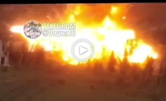 The moment of detonation of the ammunition of a Russian tank in the Ugledar direction