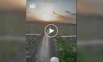 Воїни 24 ОМБр знищили російський інноваційний броньований трактор із маркуванням Z
