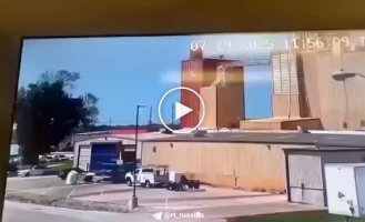 Потужний вибух на заводі в США