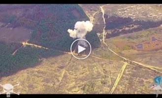 HIMARS MLRS destroys the Russian self-propelled gun 2S7 "Pion" and the Osa air defense system on the left bank of the Kherson region