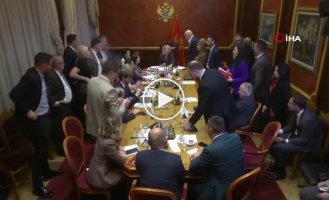 Заседание комитета парламента Черногории прервала дымовая шашка