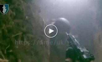 Ukrainian Special Operations Forces storm Russian trenches