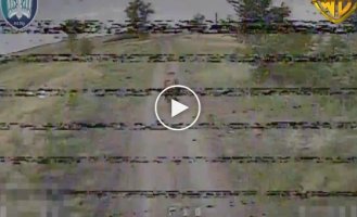 Дроны 414-й бригады СБС догоняют оккупантов-штурмовиков на мотоциклах