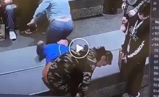 Присела не глядя