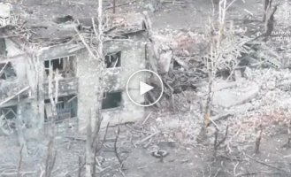 Khizhak Brigade fighters eliminated an enemy firing position where a Russian machine gunner was holed up