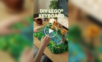 Красочная клавиатура из конструктора LEGO