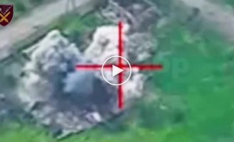 Наши десантники уничтожили 2 орудия, склад боеприпасов и миномет российских захватчиков