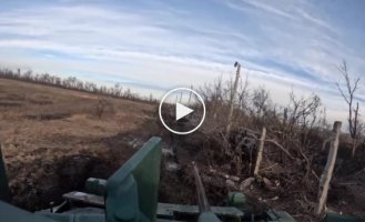 Ukrainian M2A2 "Bradley" ODS-SA infantry fighting vehicle fires at Russian positions near Avdeevka