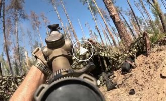 An attempt by a Ukrainian fighter to shoot down a Russian FPV drone in the Kremensky forest