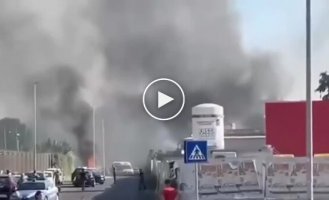 Взрыв на заправке в Риме попал на видео