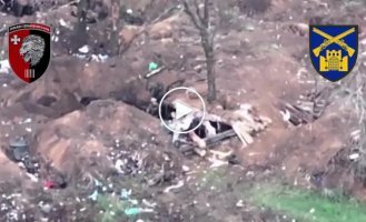 Український наземний дрон із встановленою протитанковою міною ТМ-62 знищив російський бліндаж