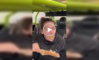 Девушка решила укусить рогоз— и мгновенно пожалела о своем решении