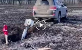 Farmers in the Kherson region clear mine fields on their own