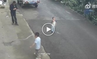 Хлопчик дражнив пса і був покараний