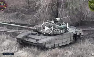 Soldiers of the 110th Mechanized Infantry Brigade burned a Russian T-72B3 tank with drones