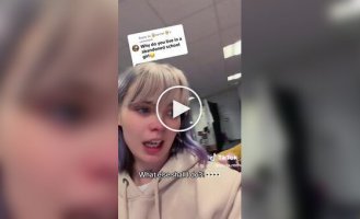 Девушка живет в заброшенной школе и рассказывает, что больше всего ее ужасает там