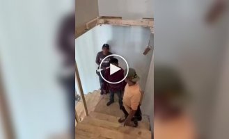 Збудували сходи в неправильному напрямку