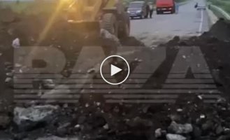 Lipetsk public utilities mend holes dug in anticipation of Wagner