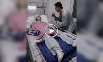 Мужчина каждый день танцевал для парализованной жены
