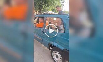 В Италии собрали самый узкий автомобиль в мире