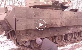 Ukrainian M2A2 “Bradley” ODS-SA infantry fighting vehicle damaged by shrapnel after fighting in the Avdiivka direction