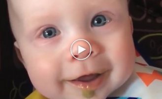 Эта мама начала петь для своего малыша, но такой реакции от крохи не ожидал никто!  