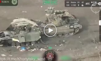 The vehicles of the Russian mechanized column were destroyed and driven back after being blown up by mines and shelled by Ukrainian artillery
