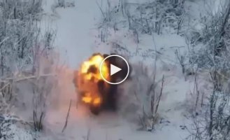 An unsuccessful attempt by a Russian military to dodge a Ukrainian kamikaze drone in the Bakhmut direction