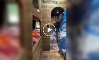 Дом на колесах с комнатой-трансформером