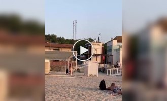 В Одесі жінка побила свого чоловіка на пляжі