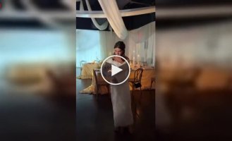 Наречена запалила на весіллі, станцювавши під Майкла Джексона