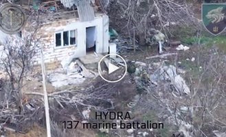 Three Russian occupiers entered a building in Krynki, which then collapsed on them