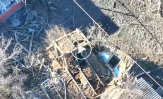 24th Separate Motorized Brigade fighters attack a group of Russian infantrymen in Chasovy Yar in Donetsk Oblast