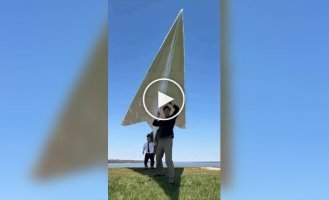 Самый большой в мире бумажный самолет