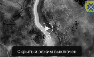 Bakhmut direction, a Ukrainian drone with a thermal imager drops grenades on Russian positions