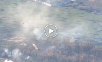 Ukrainian infantry fighting vehicle "Bradley" fires at Russian positions in the Avdeevsky direction