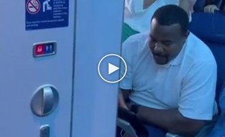 Love of the day: the man proposed to his beloved on board the plane