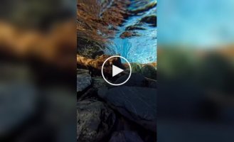Парень показал, как выглядит водопад изнутри