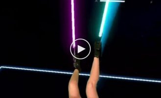 Beat saber у девушки вместо фитнеса