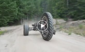 Парни собрали самодельный трицикл в стиле постапокалипсиса