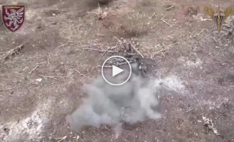 Ukrainian drones drop grenades on Russian soldiers near the village of Kleshcheevka, Donetsk region