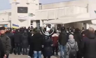 На митинге в Славутиче погиб человек, еще двое людей ранены