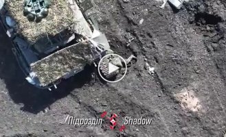 The Shadow group noticed three Russian occupiers trying to find shelter near the destroyed armored vehicles