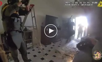 План побега не удался: мужчина из Флориды рухнул с потолка в объятия спецназа