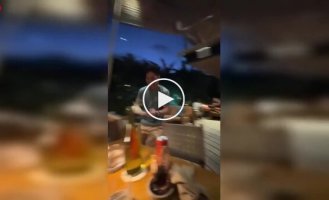 Эмоциональное поздравление сотрудника отеля