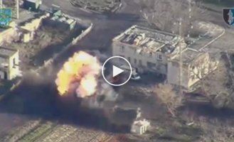 HIMARS MLRS destroys Russian equipment and manpower on the left bank of the Kherson region