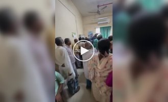 Обычная индийская поликлиника